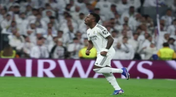 صفقات كبرى مرتقبة.. الدوري السعودي يتحرك لضم صلاح وفينيسيوس الموسم المقبل